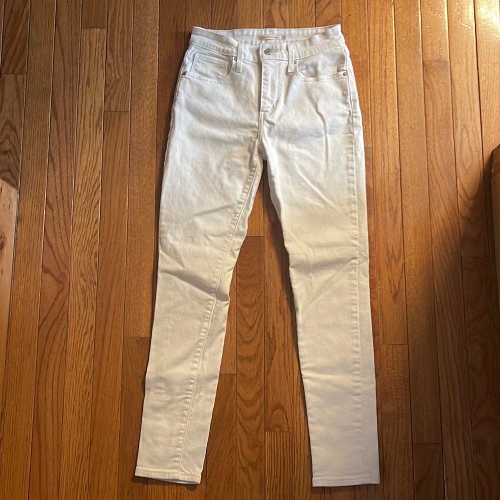 Levi’s 721 high rise skinny jean in size 27